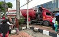 Truk Tangki Pertamina Satroni Tiga Ruko Tanpa Permisi, Seada-adanya Diberantakin