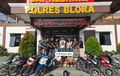 Jari Sembilan Polisi Tunjuk Tiga Pria Pose Foto Duduk, Libatkan 10 Honda BeAT dan Vario
