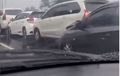 Bodi Kijang Innova, Xenia, Yaris, Avanza dan Brio Saling Sentuh di Tol Cileunyi, Ada Masalah di Jarak Pandang