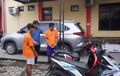 Buang Pelat Nomor Honda BeAT ke Sawah, Dua Pemuda Dijemput Kasar Polisi