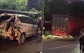 Magrib Mencekam di Exit Tol Bekasi Barat, Bodi 7 Mobil dan 2 Bus Dicabik-cabik Truck Wing Box