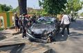 Honda City Hatchback Remuk Berantakan, Atap Sempat Memeluk Aspal Jalan