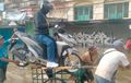 Ojek Gerobak Panen di Cileduk Indah Tangerang, 1 Motor Sekali Angkut Rp 50 Ribu