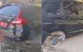 Suzuki Ertiga Pelat Merah Dibuat Melayang Warga, Roda Belakang Dipreteli Buntut Urusan Panjang Ini