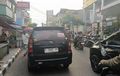 Avanza Pelat F Bikin Jengkel Warga, Berjam-jam Pemilik Tak Nongol Batang Hidungnya