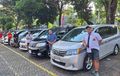 Ramaikan OTOMOTIF Merdeka Drive 2025, Serena Sukasuka Konvoi Puluhan Mobil