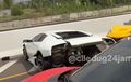 Lamborghini Aventador Rontok Bumper di Tol Kunciran, Efek Nikung Tak Terkendali