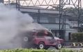 Land Rover Dikepung Asap Pekat Sabtu Pagi, Membara Saat Ditinggal Jogging Pemilik