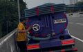 Truk Tangki Kencing Sembarangan, Buang Muatan Cairan Kuning Bau Busuk ke Ciliwung Dari Atas Tol Cijago