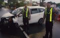 Toyota Calya Terkulai Berantakan di Tengah Jalan Kota Malang, Sopir Sempat Melarikan Diri Gara-gara Ini