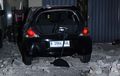 Ledakan Gedung Nucleus Farma Mengerikan, Honda Brio Ikut Compang-camping