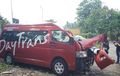 HiAce Isi 10 Orang Sobek Wajah di Tol Cipularang, Nahas Cuma 9 yang Selamat