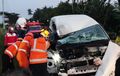 Petaka Maut Berangkat Takziah, Toyota HiAce Rombongan Asal Garut Hancur Lebur di Pansela Purworejo
