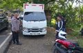 Isuzu Traga Ditinggal Orang Misterius di Tepi Jalan, Sopir Kabur Diam Seribu Bahasa Saat Ditanya Warga