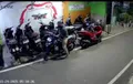 Penjaga Parkiran Kesirep Pria Berhoodie Hitam, Pagi Hari Syok Bersama Pemilik Honda BeAT