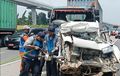 KM 12 Tol Jagorawi Mencekam, Sopir Daihatsu Gran Max Terjebak Dijepit Dua Truk Trailer