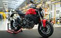Ducati Monster V2 Facelift 2026 Resmi Keluar Pabrik, Tersedia di Dealer Mulai Bulan Kedua