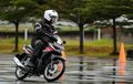 Sering Kehujanan Jangan Cuek, Ini 7 Hal yang Harus Dilakukan Biar Motor Nggak Rewel