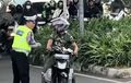 Pengendara Honda BeAT Baju Loreng Cekcok Vs Polisi, Masalah Lampu Merah
