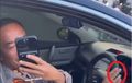 Perwira Polisi Pangkat AKBP Baper Ditegur Mengemudi Sambil Merokok, Propam Sudah Bergerak