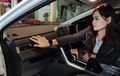 Ladies, Ini Bahaya Langsung Menghidupkan AC Mobil Setelah Parkir di Tempat Panas