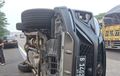 Bodi Kiri Toyota Fortuner Menempel Aspal di Tol Jagorawi, Pengemudi Usia 18 Tahun