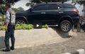 Fortuner Hitam Dikepung Massa di Tanah Abang, Sopir Tak Bisa Diajak Bicara