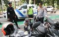 Parkir Motor Sembarangan, Pengemudi Online Nangis Dishub Buka Suara