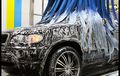 Tegur Pencucinya Jika Salah, Ini 3 Hal yang Harus Diperhatikan Saat Mencuci Mobil