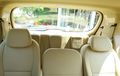 Kia Grand Sedona Punya 4 Baris Kursi. Kursi Baris Keempat Sempit Gak?