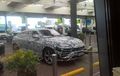 SUV Lamborghini Dikasih Full Stiker Terciduk Saat Tes di Jalanan