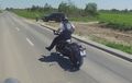 Video: Gokil! Pria Ini Naik Harley-Davidson Street Rod Sambil Burnout, Jaraknya Nyaris 4,5 Kilometer
