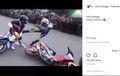 Kocak Bikin Ngakak Guling-Guling, Video Balapan Motor Macam Apa Ini Sob?