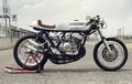 Motor 2 Tak Tiga Silinder Kustom Café Racer Ini Pakai Bodi Hasil Daur Ulang Logam