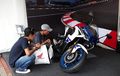 Di Malaysia, Bajaj Pulsar RS200 Pakai Merek Modenas, Enggak Tabrakan Kayak di Sini