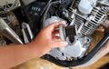 Apakah Kualitas Oli Mesin yang Dipakai Menentukan Umur Filter Oli di Motor?