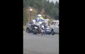 Video Polisi Wanita Frustasi dengan Motornya. Tonton Deh