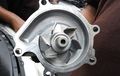 Water Pump Mobil Bekas Cepat Rusak, Biang Keladinya Cairan Ini