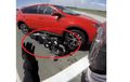 Nyesek! Video Honda CBR250R Digilas Toyota RAV4 di Jalan Umum
