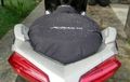 Pasang Cover Anti Air di Jok Yamaha XMAX, Biar Jok Awet Bro