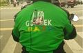 Totalitas! Ini Dia 2 Bonus Driver Ojek Online Buat Penumpangnya, Kamu Mau? 