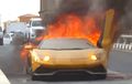 Ngilu! Lamborghini Aventador LP 720-4 Roadster 50th Anniversario Terbakar Usai Geber-geber di Jalan