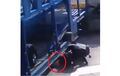 Merinding! Truk Kontainer Hampir Lindas Balita Saat Menyerempet Motor