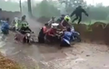 Bagaimana Jadinya Balap Motocross di Trek Seperti 'Kolam' ? Tonton Videonya