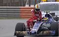 Pembalap F1 Ini Terpaksa Numpang di Mobil Pembalap lain! Siapakah dia?
