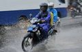 Setelah Main Hujan-hujanan, Lakukan Hal Ini Biar Motor Tetap Ganteng