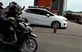 Karma Spontan, Pelajar Tertabrak Honda Jazz Setelah Lecehkan Wanita!