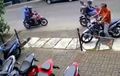 Detik-detik Maling Motor Kepergok, Langsung Acungkan Pistol, Mencekam Sob!