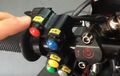 Bukan Rahasia Pembalap Lagi, Begini Fungsi Tombol Berwarna Di Setang Motor MotoGP