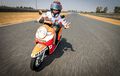 Anda Pemilik Honda Scoopy? Motormu Dipakai Ngebut Marquez dan Pedrosa Nih